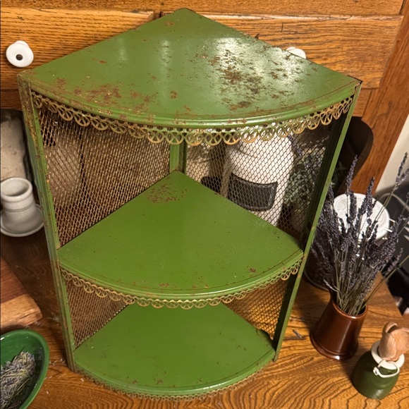 Vintage Green Metal Rustic Chippy Corner Shelf - Picture 9 of 9